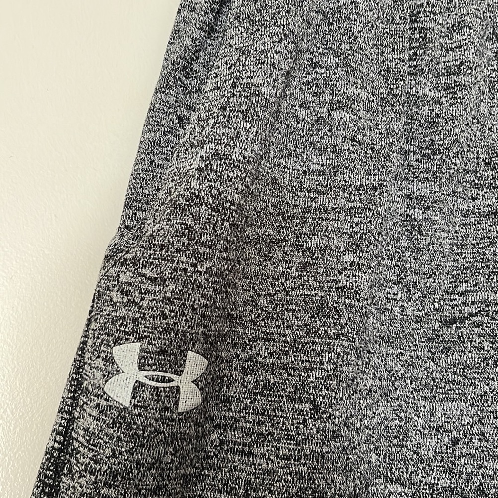 UNDER ARMOR. Women’s lightweight joggers. Heathered grey, size XS